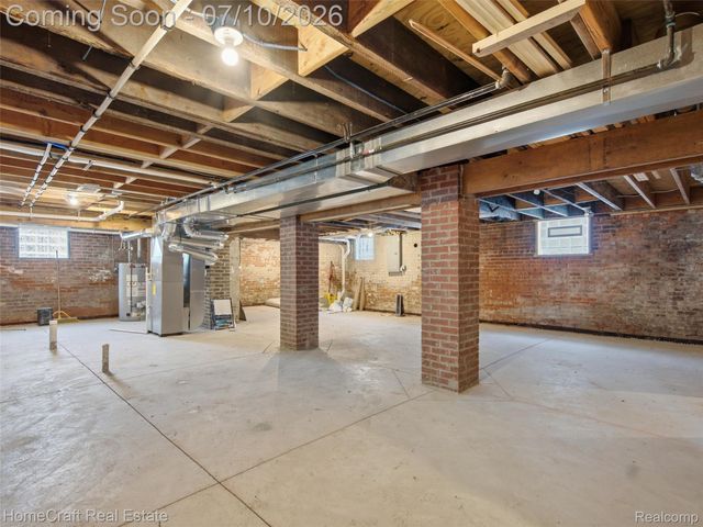 17 COLORADO Street, Highland Park, MI 48203