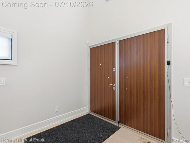 17 COLORADO Street, Highland Park, MI 48203