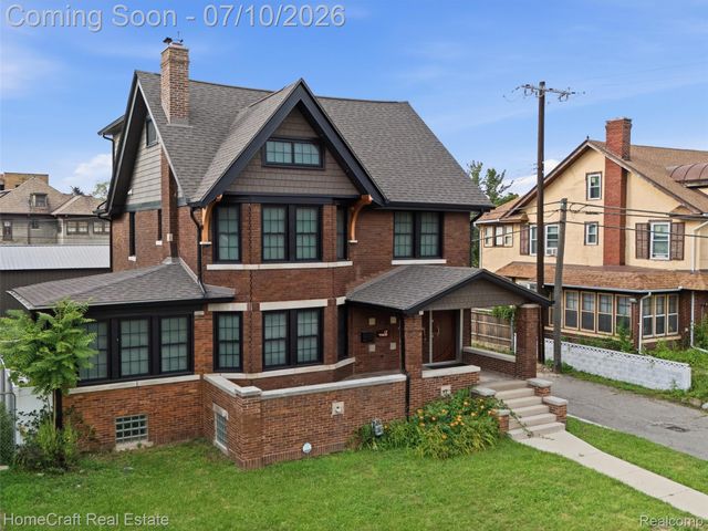 17 COLORADO Street, Highland Park, MI 48203