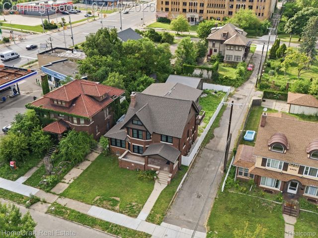 17 COLORADO Street, Highland Park, MI 48203