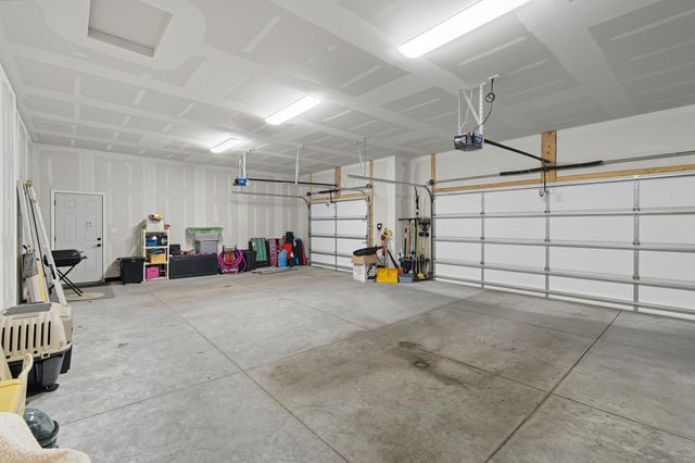 2004 Bluestem Drive, Mankato, MN 56001