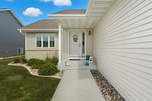 2004 Bluestem Drive, Mankato, MN 56001