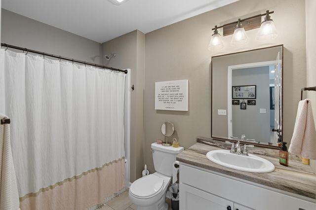 2004 Bluestem Drive, Mankato, MN 56001