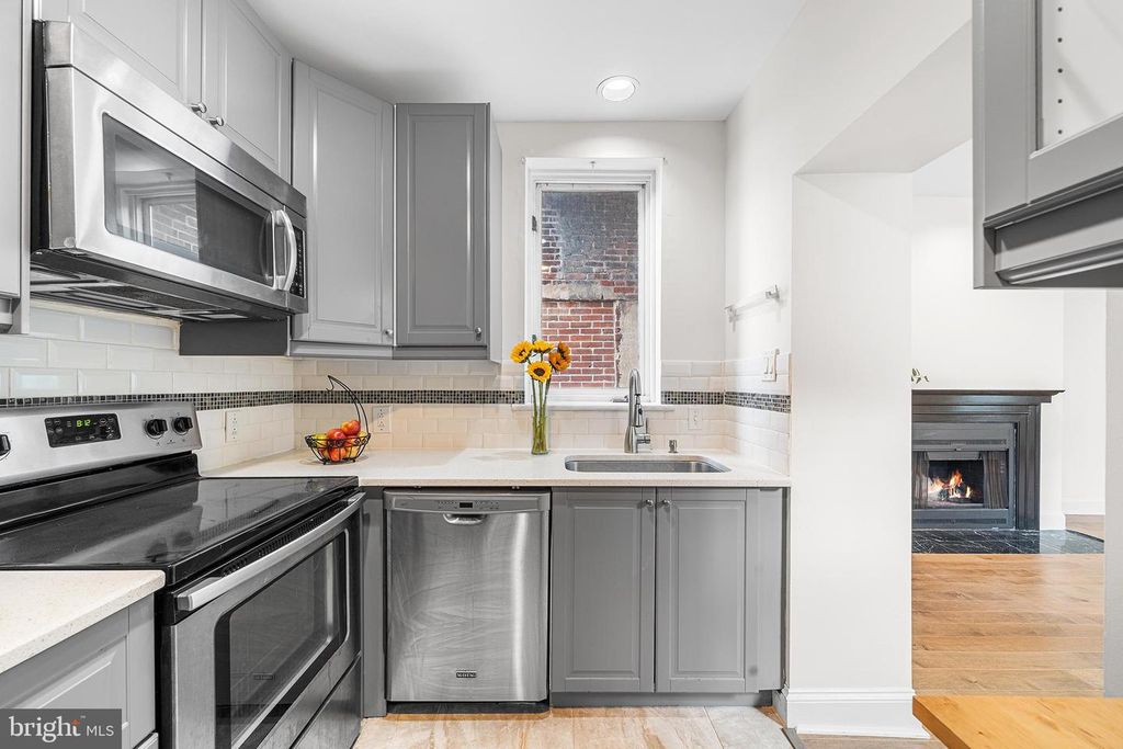 2231 GREEN ST #5, Philadelphia, PA 19130