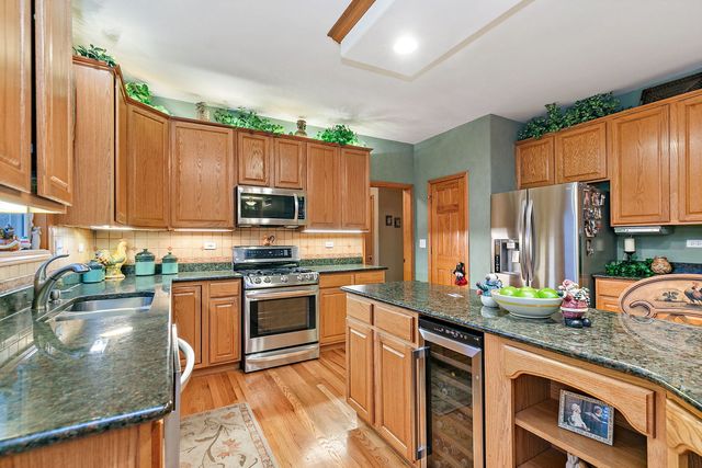 2 Margate Court, Lake In The Hills, IL 60156