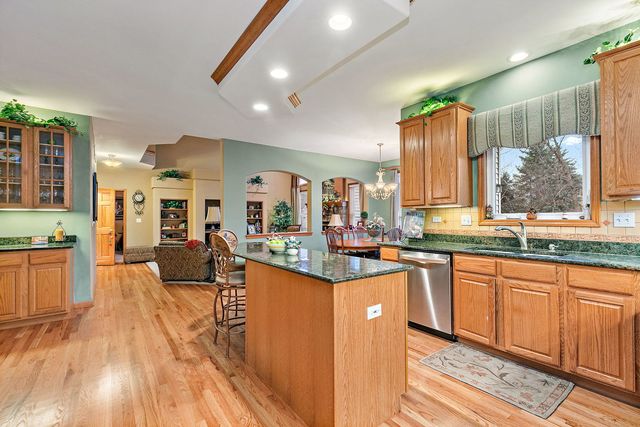 2 Margate Court, Lake In The Hills, IL 60156