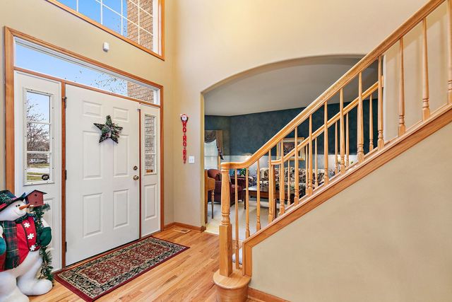 2 Margate Court, Lake In The Hills, IL 60156