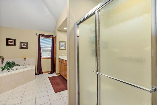 2 Margate Court, Lake In The Hills, IL 60156