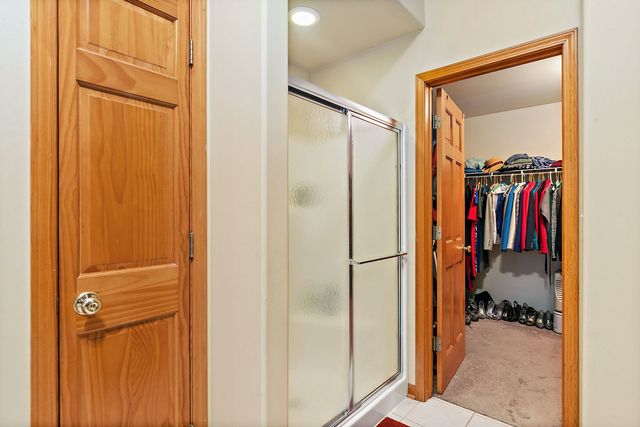 2 Margate Court, Lake In The Hills, IL 60156