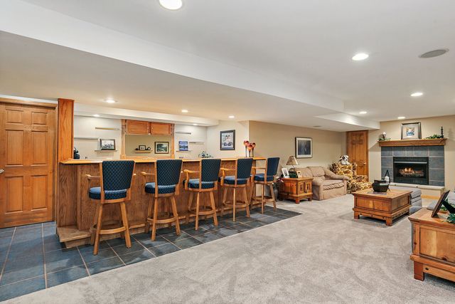 2 Margate Court, Lake In The Hills, IL 60156