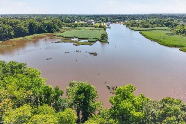 132 River Point DR, Suffolk, VA 23434
