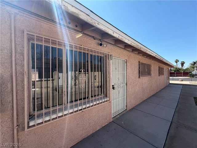 2111 Stewart Avenue B, Las Vegas, NV 89101