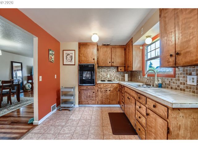 6105 Ne 13TH Ave, Portland, OR 97211