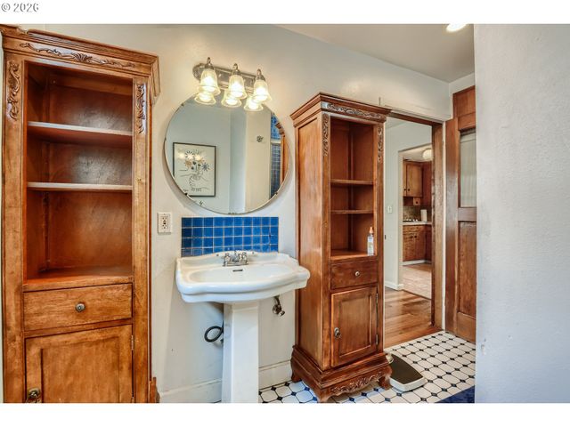 6105 Ne 13TH Ave, Portland, OR 97211