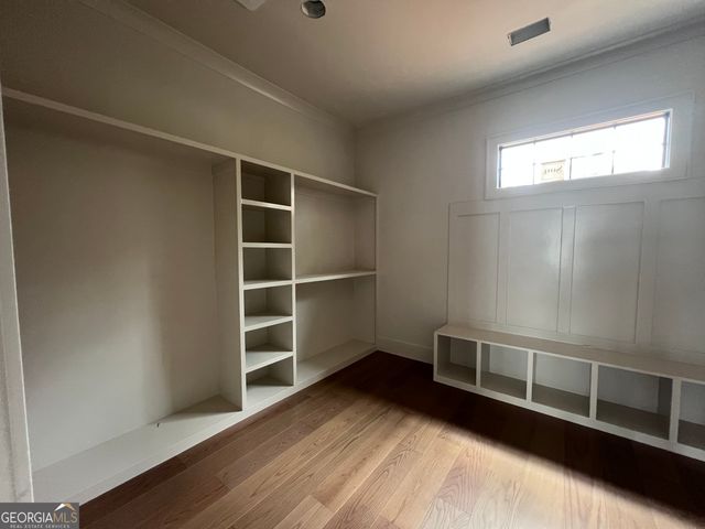 213 Lakecrest Drive NE, Milledgeville, GA 31061