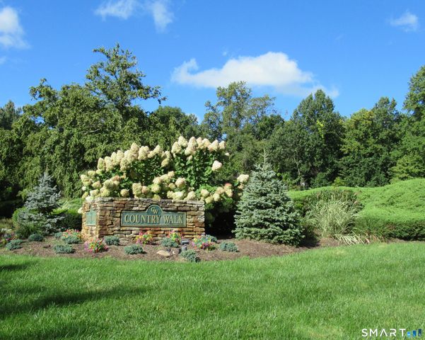 38 Country Walk 38, Shelton, CT 06484