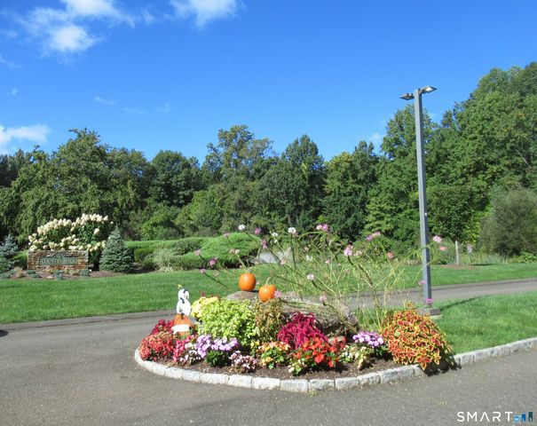 38 Country Walk 38, Shelton, CT 06484