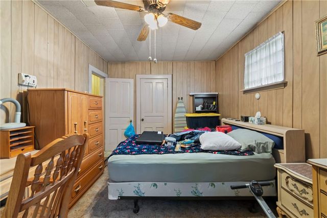 306 Russellwood Ave, Mckees Rocks, PA 15136