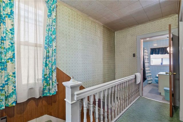 306 Russellwood Ave, Mckees Rocks, PA 15136