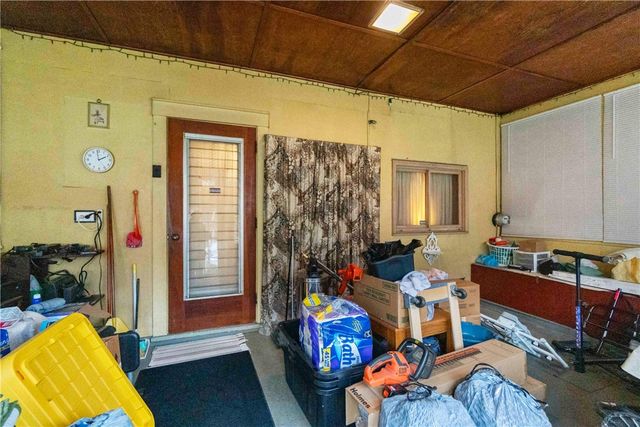 306 Russellwood Ave, Mckees Rocks, PA 15136