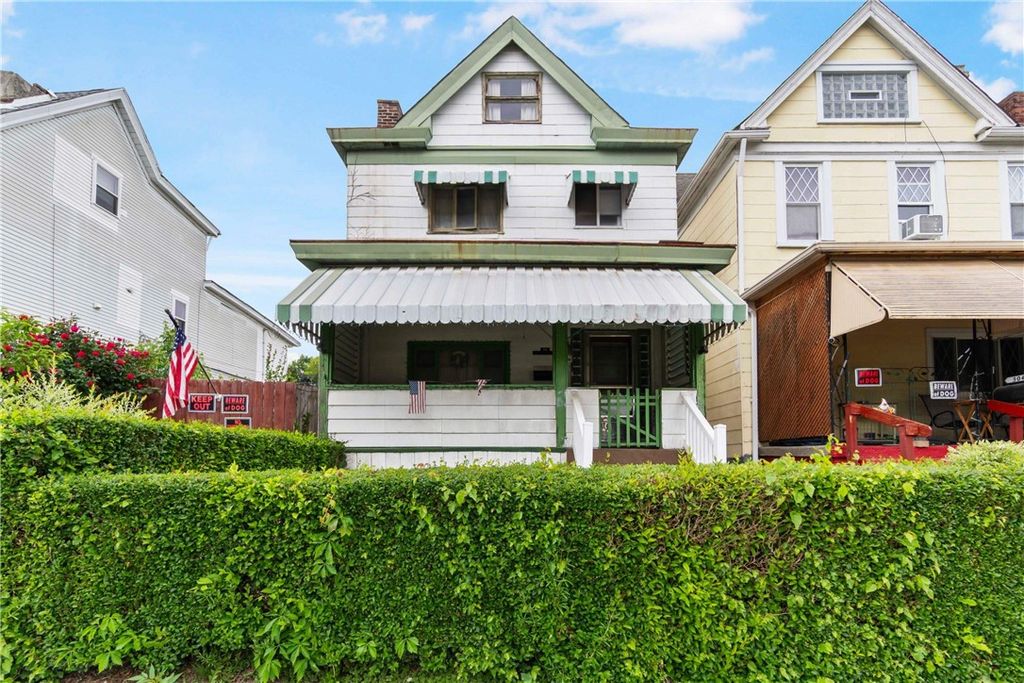 306 Russellwood Ave, Mckees Rocks, PA 15136