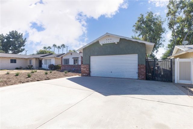 9810 Sharon, Riverside, CA 92503