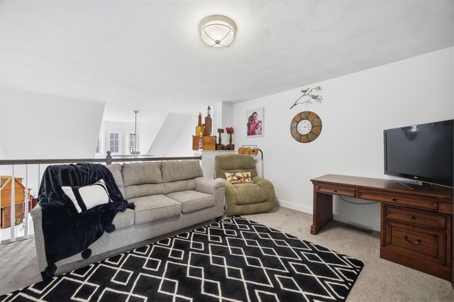 93 Trail Haven Drive, Londonderry, NH 03053