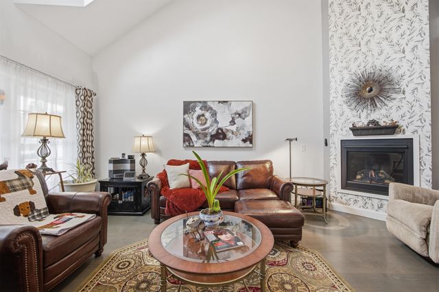 93 Trail Haven Drive, Londonderry, NH 03053