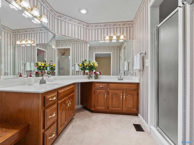 205 Oak Hill Lane, Arab, AL 35016