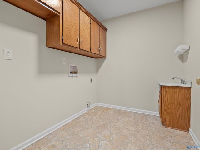 205 Oak Hill Lane, Arab, AL 35016