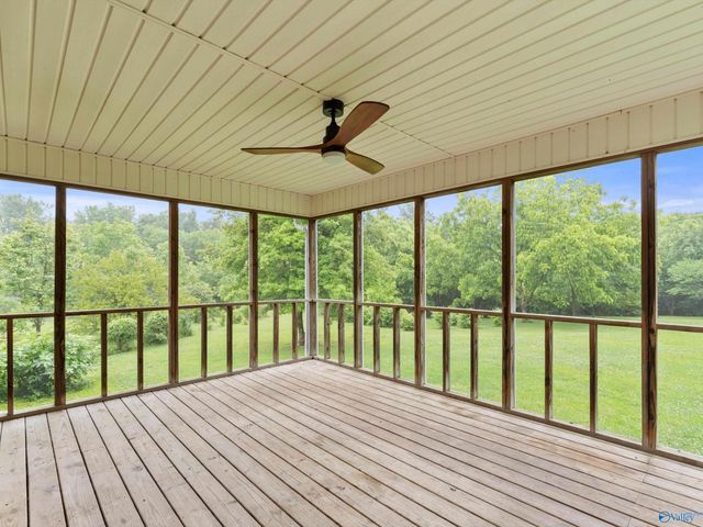 205 Oak Hill Lane, Arab, AL 35016