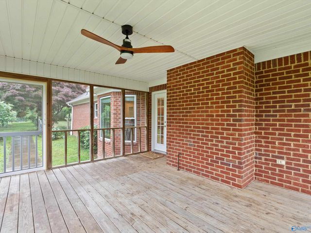 205 Oak Hill Lane, Arab, AL 35016