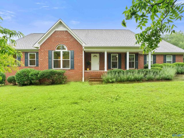 205 Oak Hill Lane, Arab, AL 35016