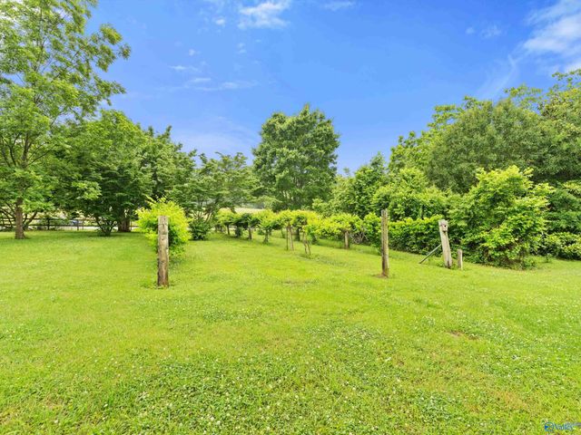 205 Oak Hill Lane, Arab, AL 35016
