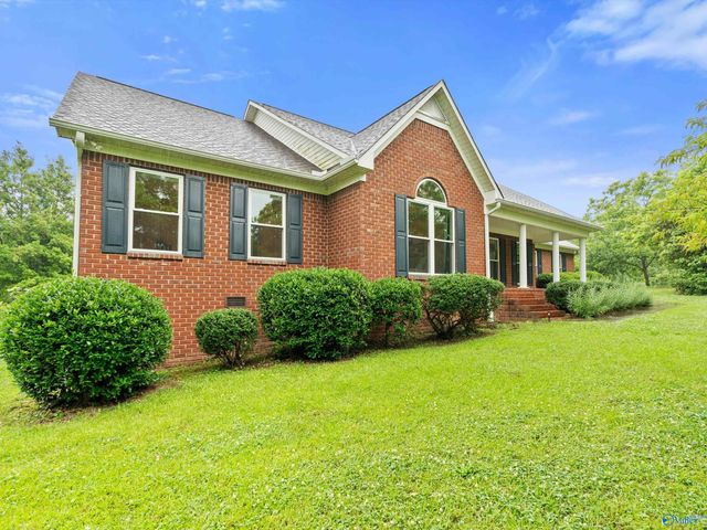 205 Oak Hill Lane, Arab, AL 35016