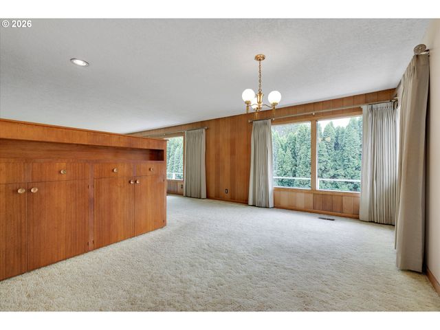 6836 Sw PEYTON Rd, Portland, OR 97223