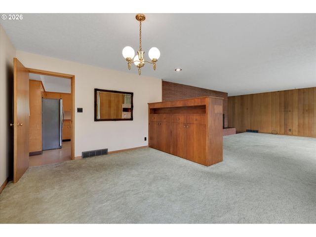 6836 Sw PEYTON Rd, Portland, OR 97223