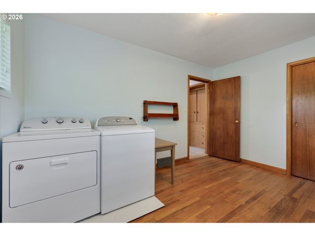 6836 Sw PEYTON Rd, Portland, OR 97223