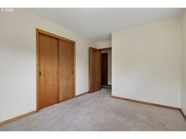 6836 Sw PEYTON Rd, Portland, OR 97223