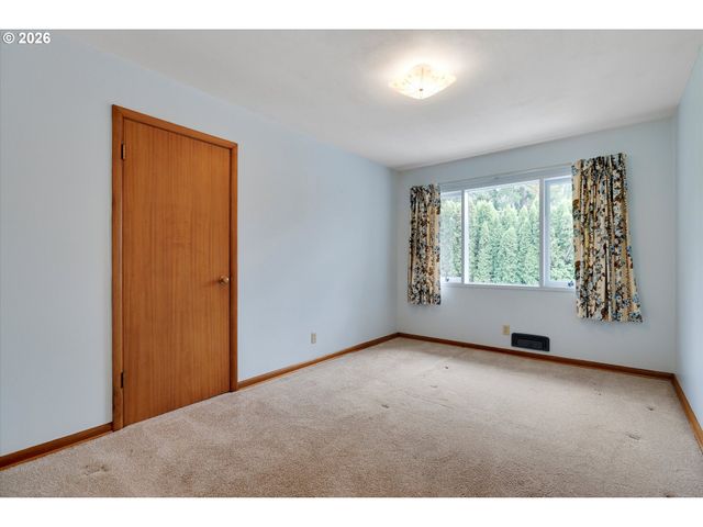 6836 Sw PEYTON Rd, Portland, OR 97223