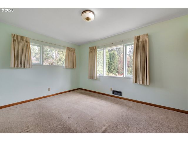 6836 Sw PEYTON Rd, Portland, OR 97223