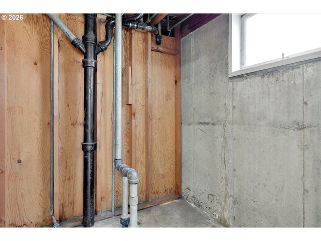 6836 Sw PEYTON Rd, Portland, OR 97223