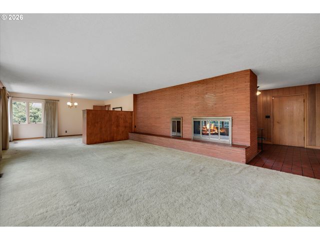 6836 Sw PEYTON Rd, Portland, OR 97223