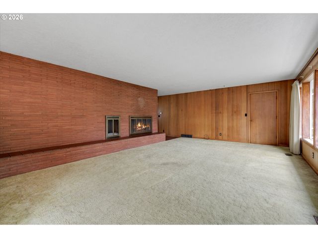 6836 Sw PEYTON Rd, Portland, OR 97223