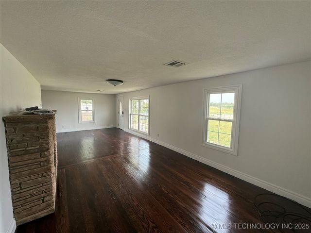 10035 Bryant Road, Henryetta, OK 74437