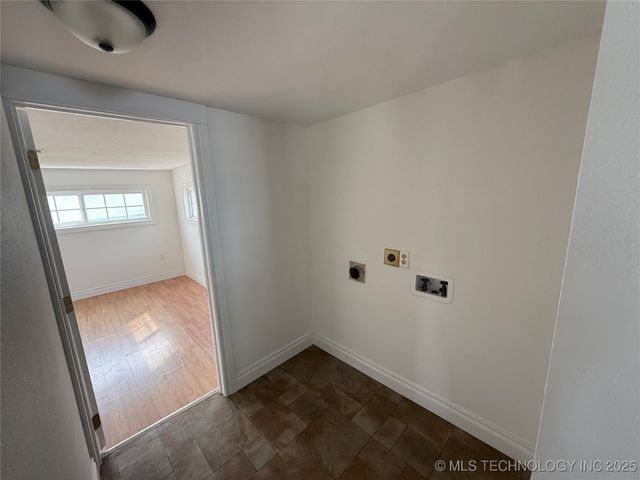 10035 Bryant Road, Henryetta, OK 74437