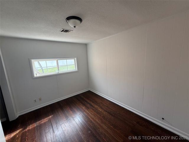 10035 Bryant Road, Henryetta, OK 74437