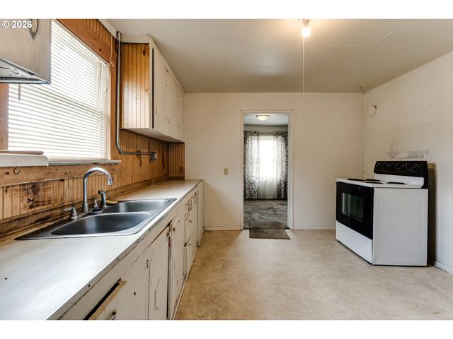 123 10TH St, Springfield, OR 97477