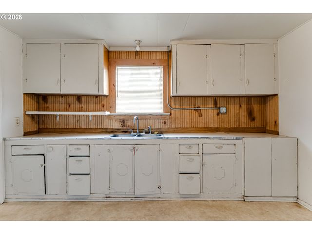 123 10TH St, Springfield, OR 97477