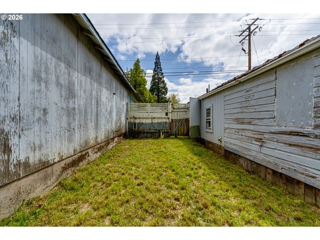 123 10TH St, Springfield, OR 97477